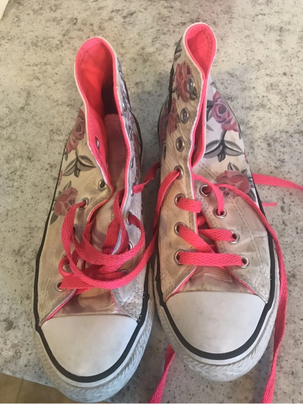 Converse Pretty Strong Size 2 Flowered